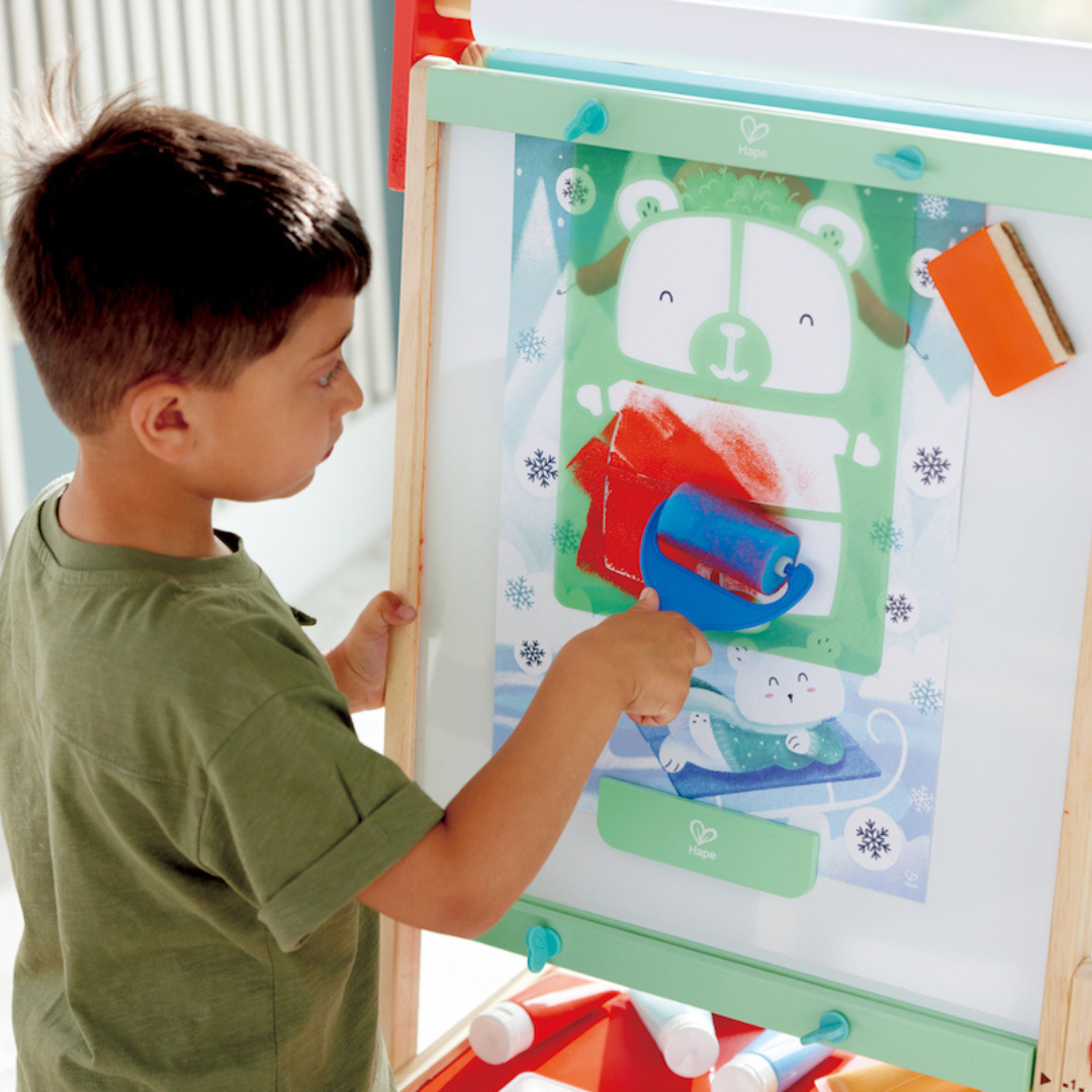 Hape diversión de pintura con esponjas